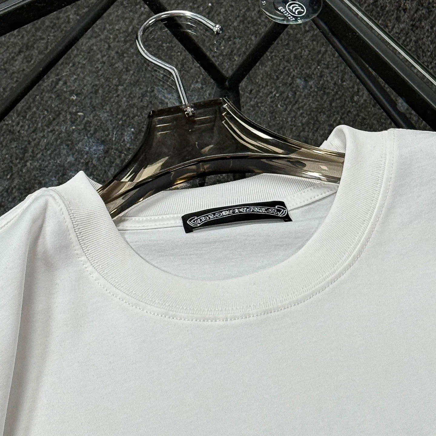 P170 Chrome Hearts 25 high version fabrics made of 300 grams of high-density cotton, no deformation, no shrinkage, complete with three labels, same style for men and women Process: imported hot stamping Color: white black SIZE: S-XL